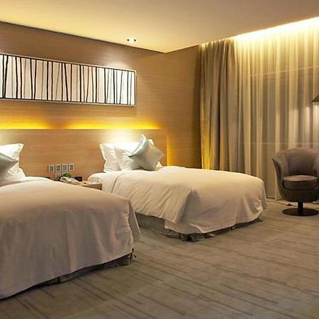Logosun Hotel Wuhan Esterno foto