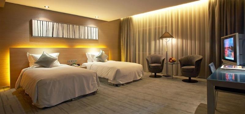 Logosun Hotel Wuhan Esterno foto
