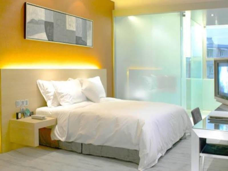 Logosun Hotel Wuhan Esterno foto