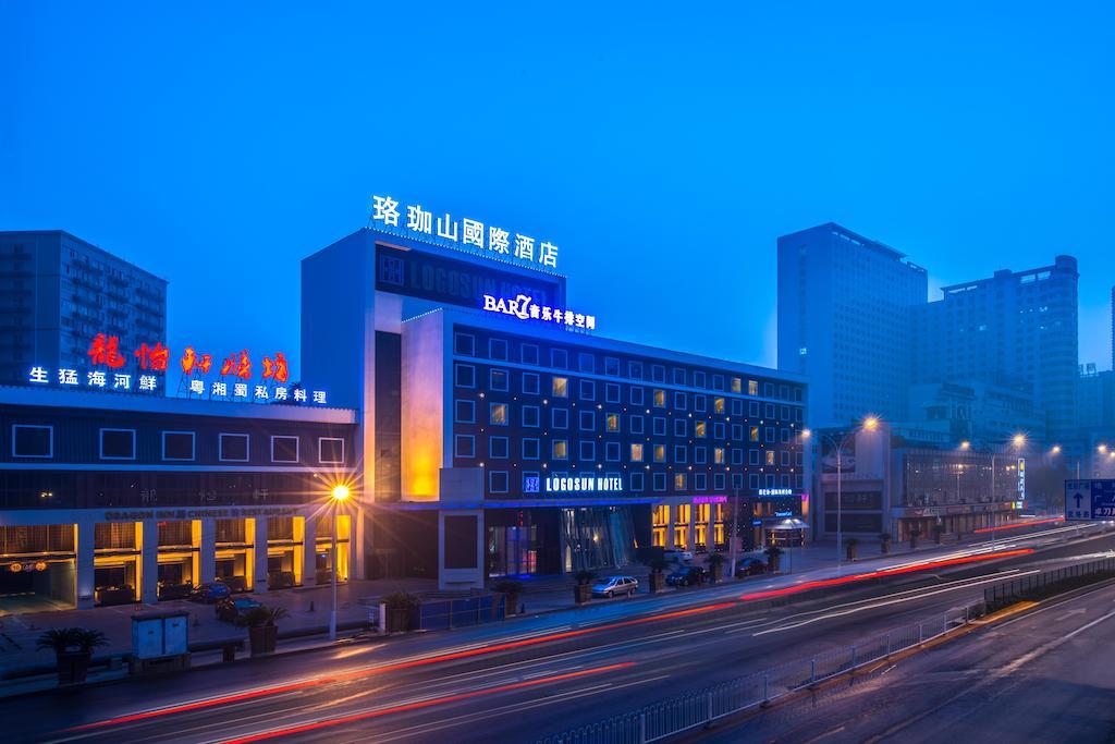 Logosun Hotel Wuhan Esterno foto